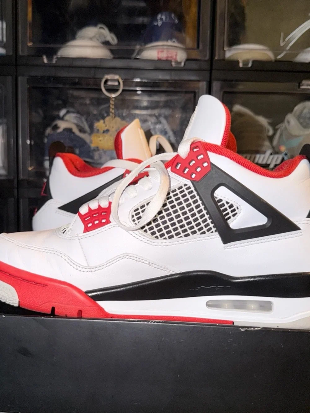 Jordan 4 fire red 2020